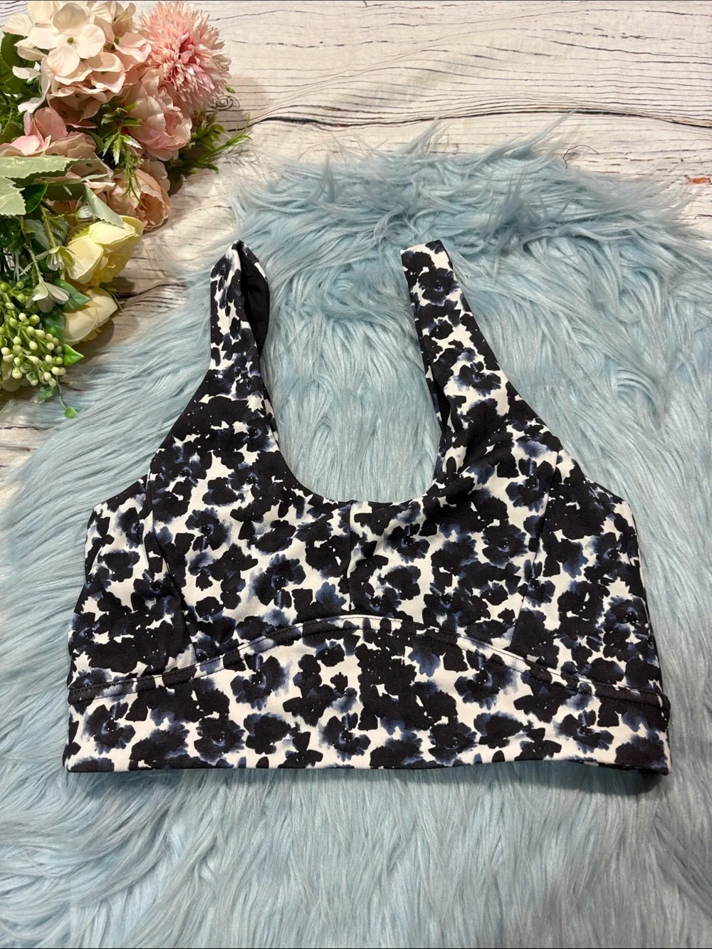 Varley Form Elsie Sports Bra in the Ink Block Floral - Picture 2 of 7